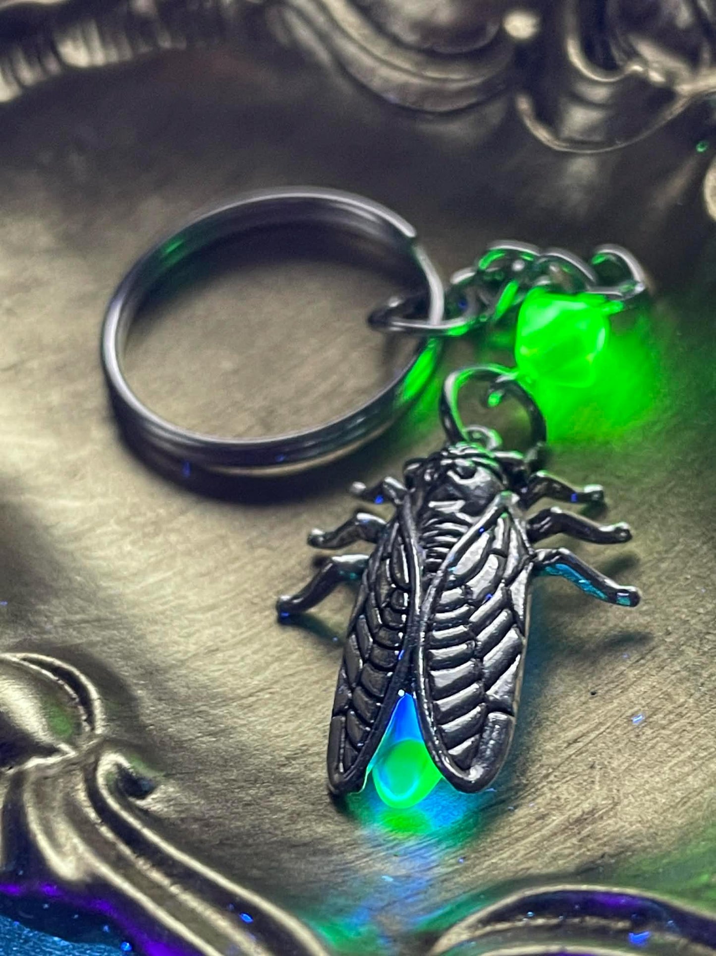 Uranium Glass (Firefly) Keychain | Green Vaseline Insect Jewelry | It Glows Under UV Light | Metallic Glow-In-The-Dark Cicada Bug Accessory