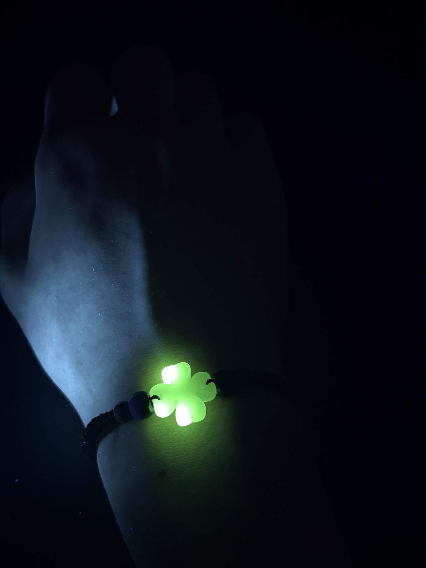 Glowing Four-Leaf Clover Bracelet | Green Fluorescent Nature Hand Jewelry | Glows In The Dark | Beautiful Phosphorous Jewelry