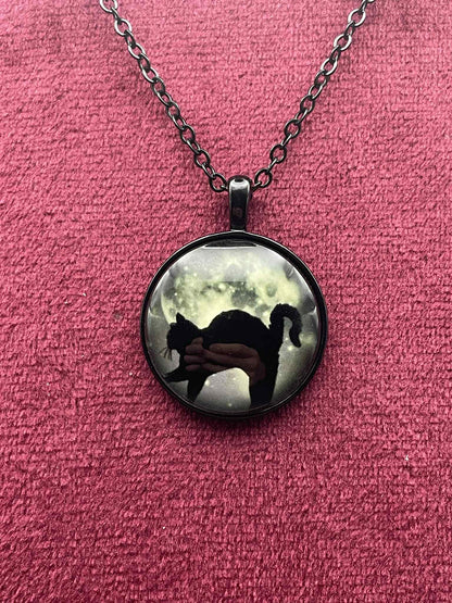 Glowing Round Necklace With Picture | Green Fluorescent Pendant Made of  Phosphorous | Glows In The Dark | Stainless Steel Luminous Jewelry