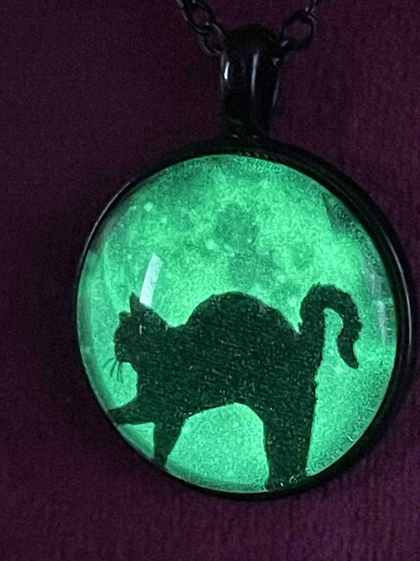 Glowing Round Necklace With Picture | Green Fluorescent Pendant Made of  Phosphorous | Glows In The Dark | Stainless Steel Luminous Jewelry