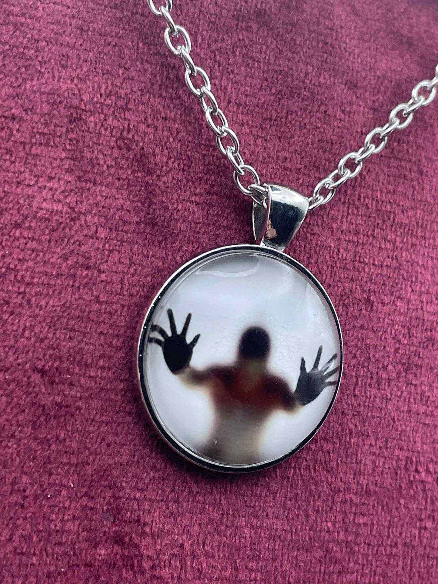Glowing Round Necklace With Picture | Green Fluorescent Pendant Made of  Phosphorous | Glows In The Dark | Stainless Steel Luminous Jewelry