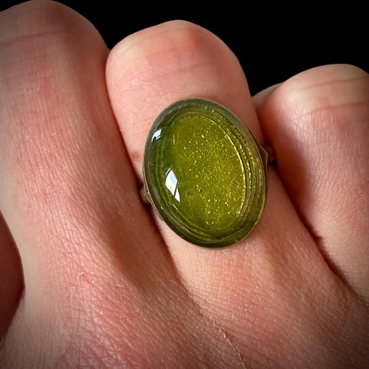 Yellow Uranium Glass Ring | Vintage 1930s Bronze Retro Jewelry | Glowing Gemstone Cabochon | Size 8