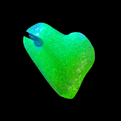 Handcrafted Vintage Heart Pendant – Yellow Vaseline Uranium Glass Necklace with UV Glow Effect