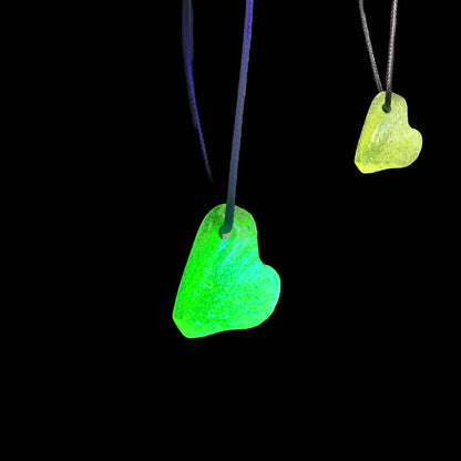 Handcrafted Vintage Heart Pendant – Yellow Vaseline Uranium Glass Necklace with UV Glow Effect