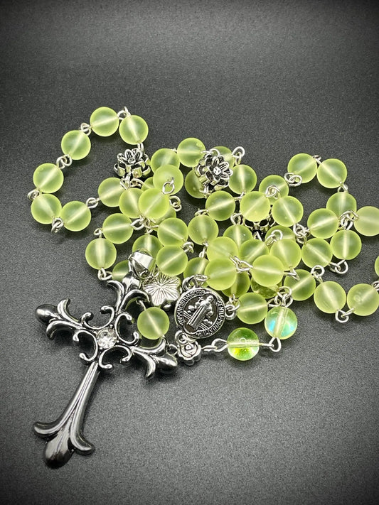 Yellow Vaseline Uranium Glass Rosary with Gothic Floral Amulet – Lotus & Rose Design Glowing Under UV Light