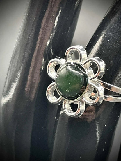 Adjustable Uranium Glass Flower Ring | Yellow Vaseline Daisy Design Glows Green Under UV Light | Dark Silver Bloom-Inspired Handmade Jewelry