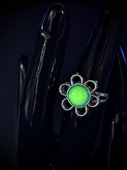 Adjustable Uranium Glass Flower Ring | Yellow Vaseline Daisy Design Glows Green Under UV Light | Dark Silver Bloom-Inspired Handmade Jewelry