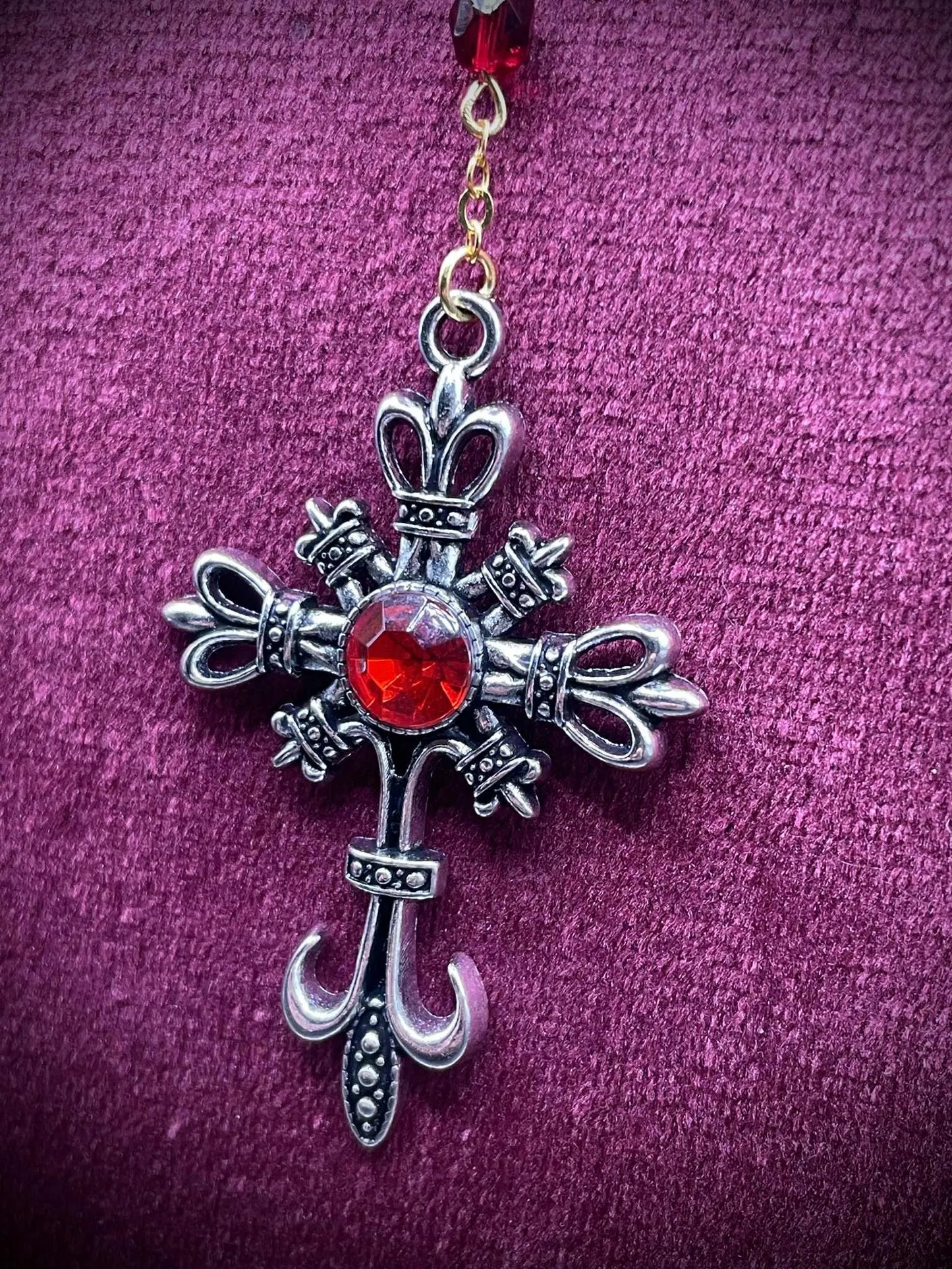 Crimson-Red Uranium Glass Gothic Rosary | Dark Witch-Inspired Yellow Vaseline Necklace | Glowing Under UV Light | 6mm Fire-Polished Beads