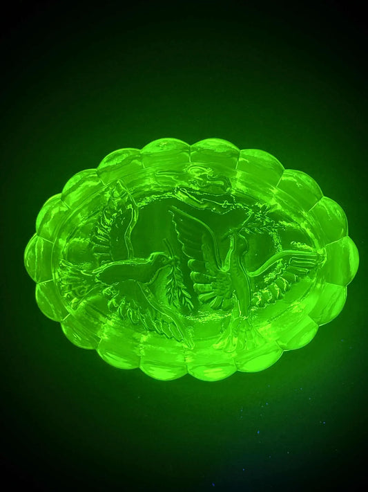 Holy (Dove) Jewelry Box | Yellow Uranium Glass Vaseline Trinket Bird Ornament | Glows Brightly Green Under UV Light | Flying Pigeon Design